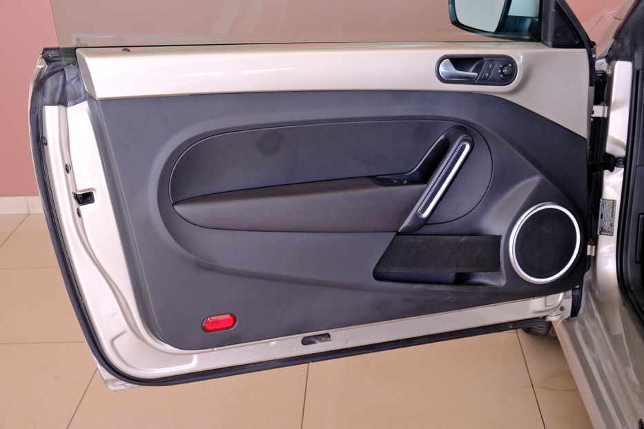 Продам Volkswagen Beetle Cabriolet 2013 года в Одессе