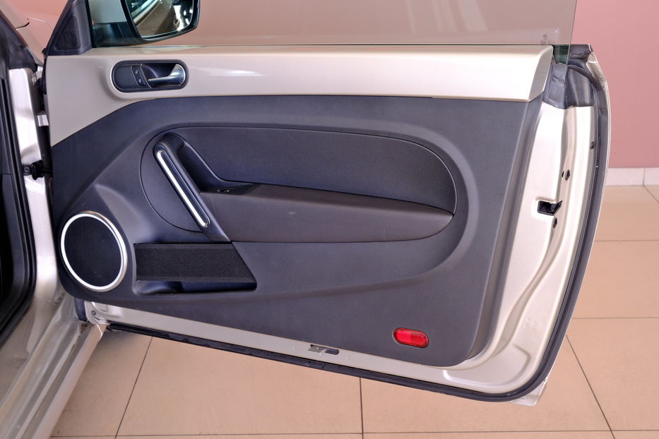 Продам Volkswagen Beetle Cabriolet 2013 года в Одессе