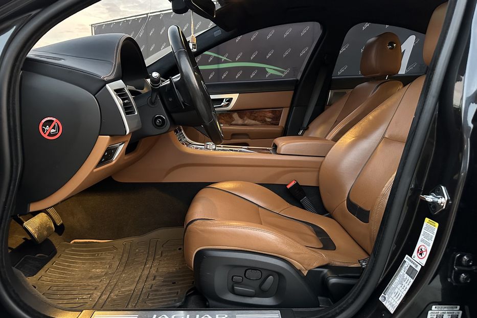 Продам Jaguar XF V6 AWD  2014 года в Киеве