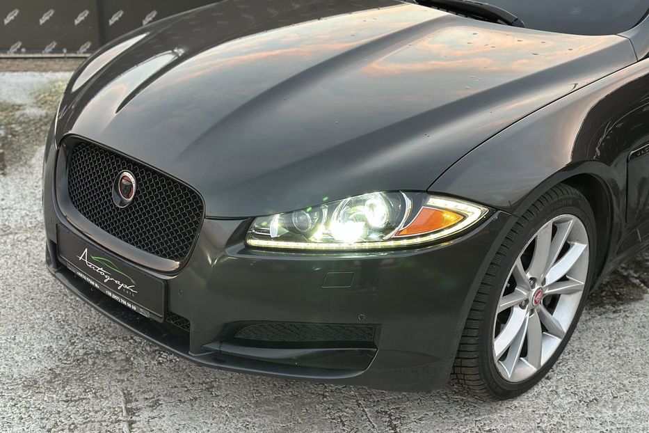 Продам Jaguar XF V6 AWD  2014 года в Киеве