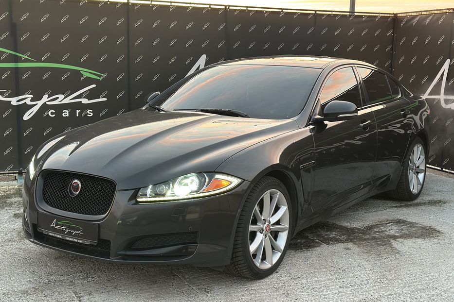 Продам Jaguar XF V6 AWD  2014 года в Киеве
