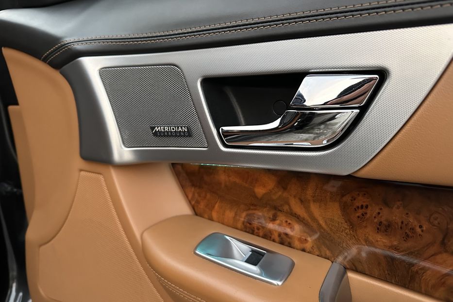 Продам Jaguar XF V6 AWD  2014 года в Киеве