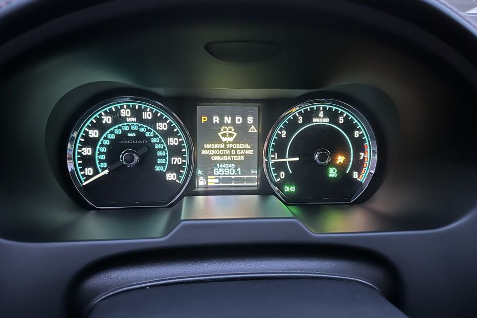 Продам Jaguar XF V6 AWD  2014 года в Киеве