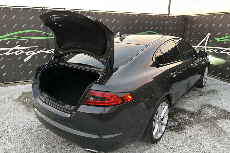 Продам Jaguar XF V6 AWD  2014 года в Киеве