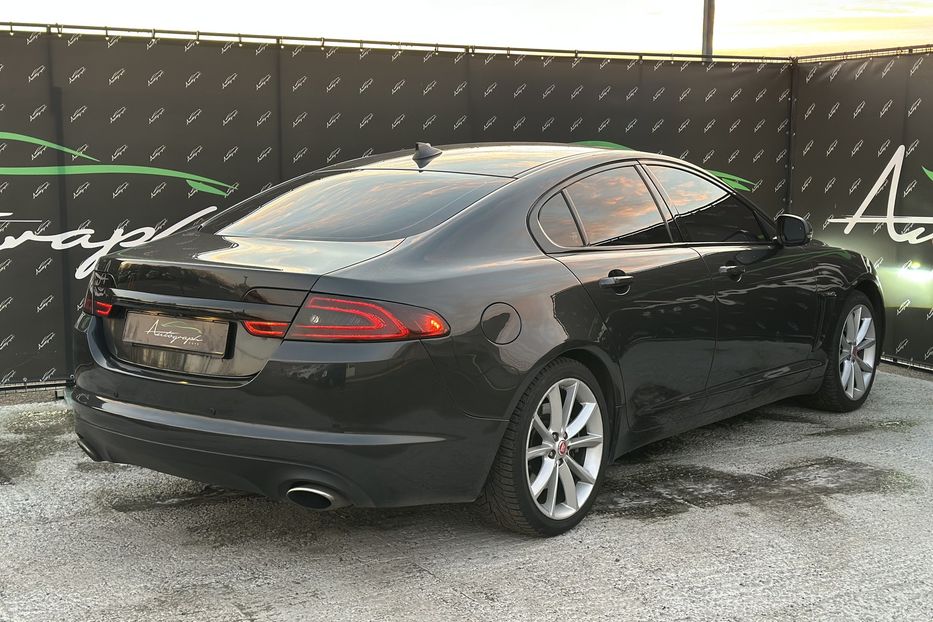 Продам Jaguar XF V6 AWD  2014 года в Киеве