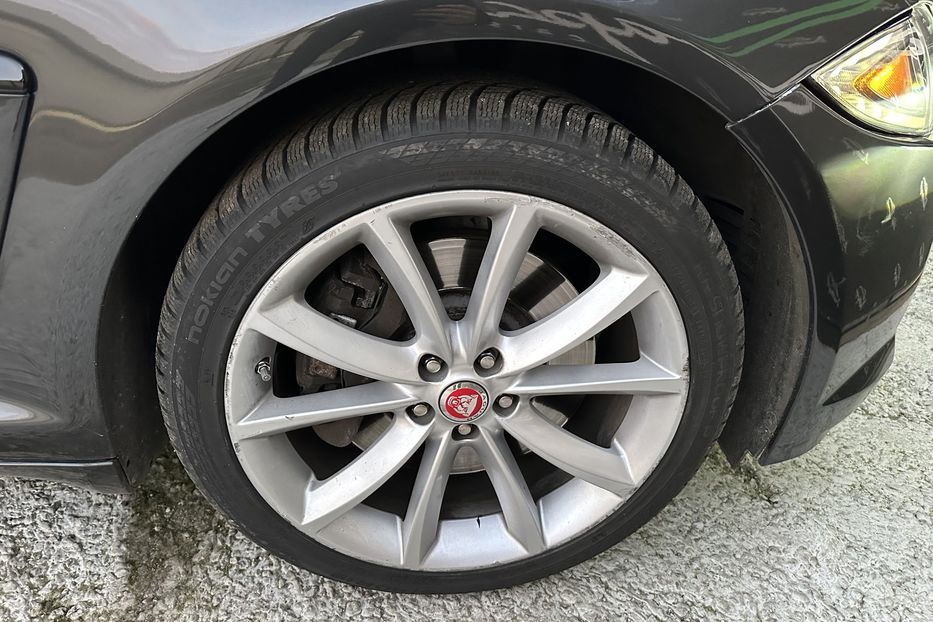 Продам Jaguar XF V6 AWD  2014 года в Киеве