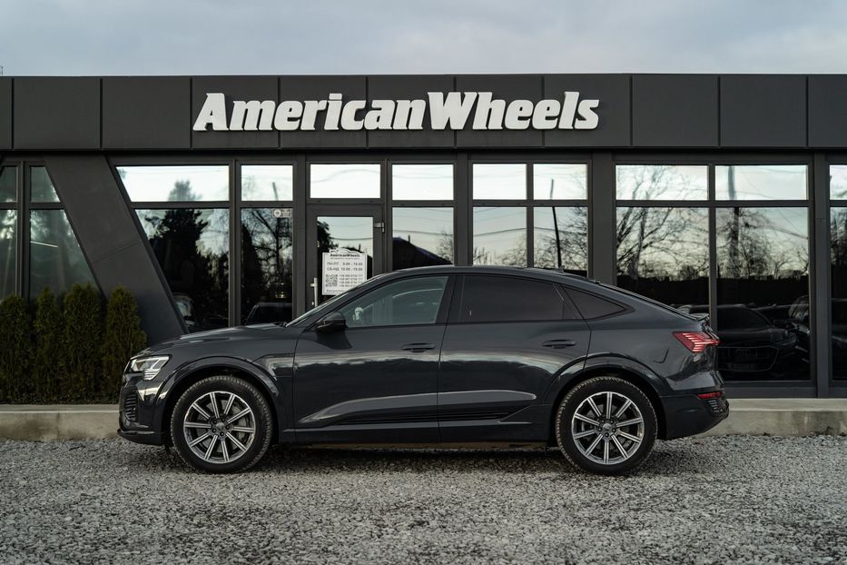 Продам Audi Q8 e-tron Sportback S-line 2023 года в Черновцах