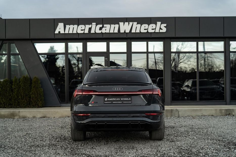Продам Audi Q8 e-tron Sportback S-line 2023 года в Черновцах