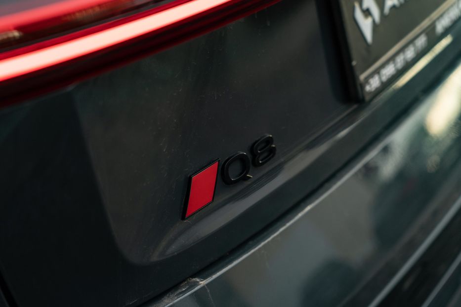 Продам Audi Q8 e-tron Sportback S-line 2023 года в Черновцах