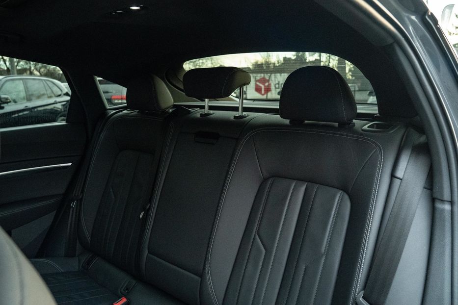 Продам Audi Q8 e-tron Sportback S-line 2023 года в Черновцах