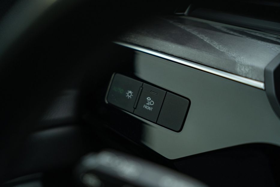 Продам Audi Q8 e-tron Sportback S-line 2023 года в Черновцах