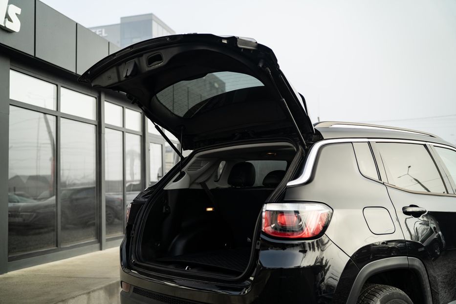 Продам Jeep Compass Limited 4x4 2018 года в Черновцах