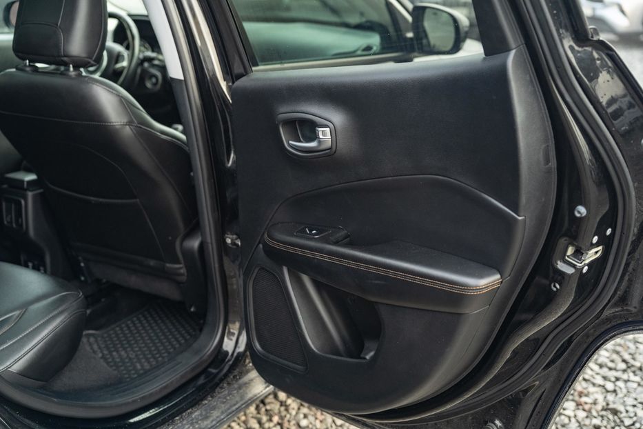 Продам Jeep Compass Limited 4x4 2018 года в Черновцах