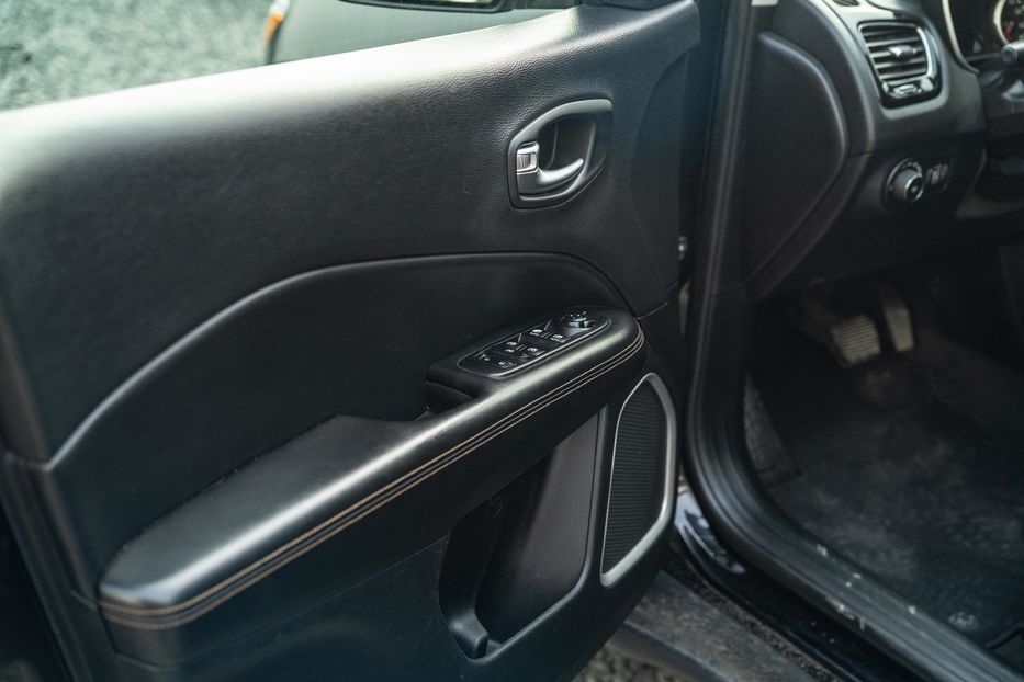 Продам Jeep Compass Limited 4x4 2018 года в Черновцах