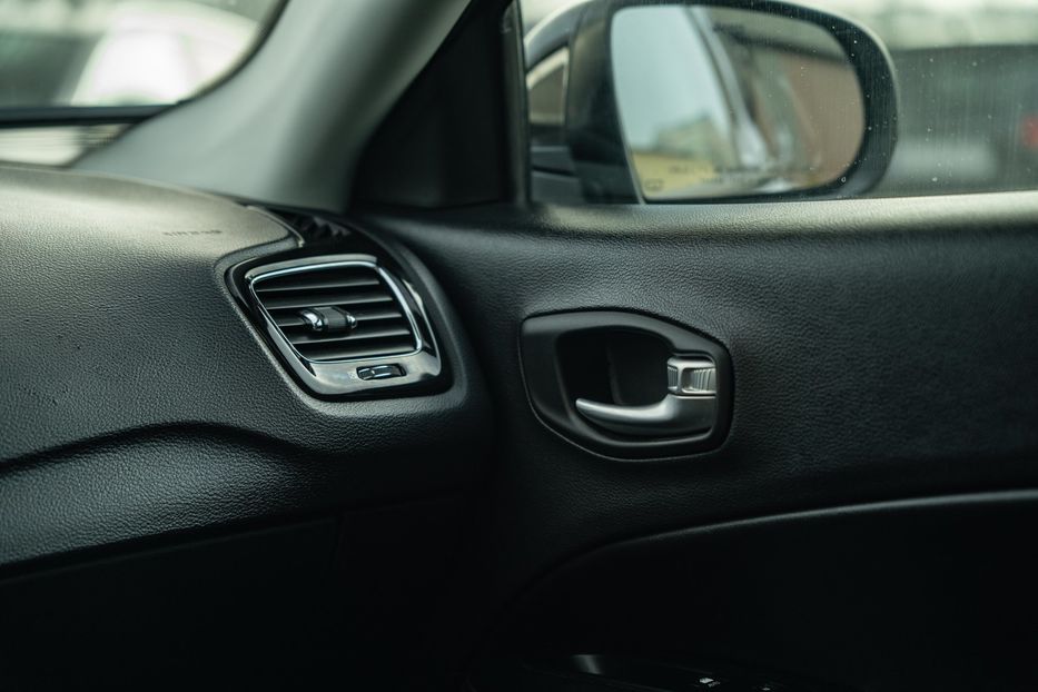 Продам Jeep Compass Limited 4x4 2018 года в Черновцах