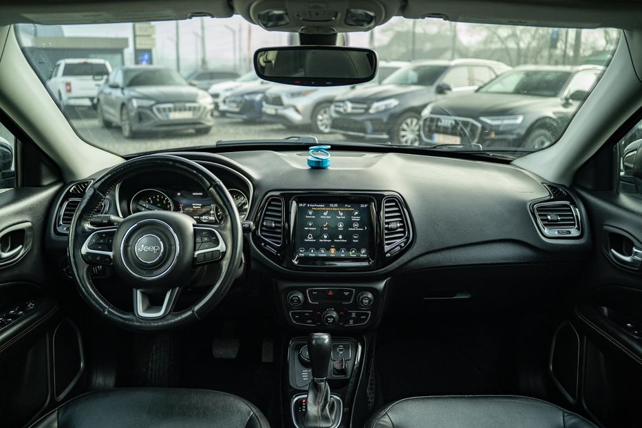 Продам Jeep Compass Limited 4x4 2018 года в Черновцах