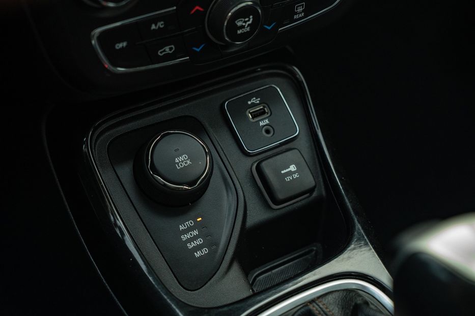 Продам Jeep Compass Limited 4x4 2018 года в Черновцах