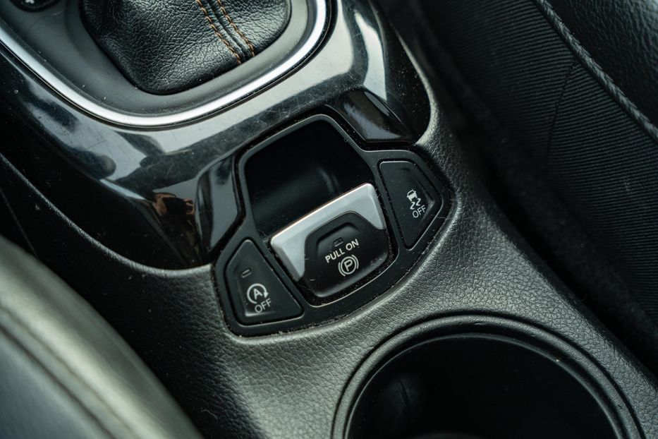 Продам Jeep Compass Limited 4x4 2018 года в Черновцах