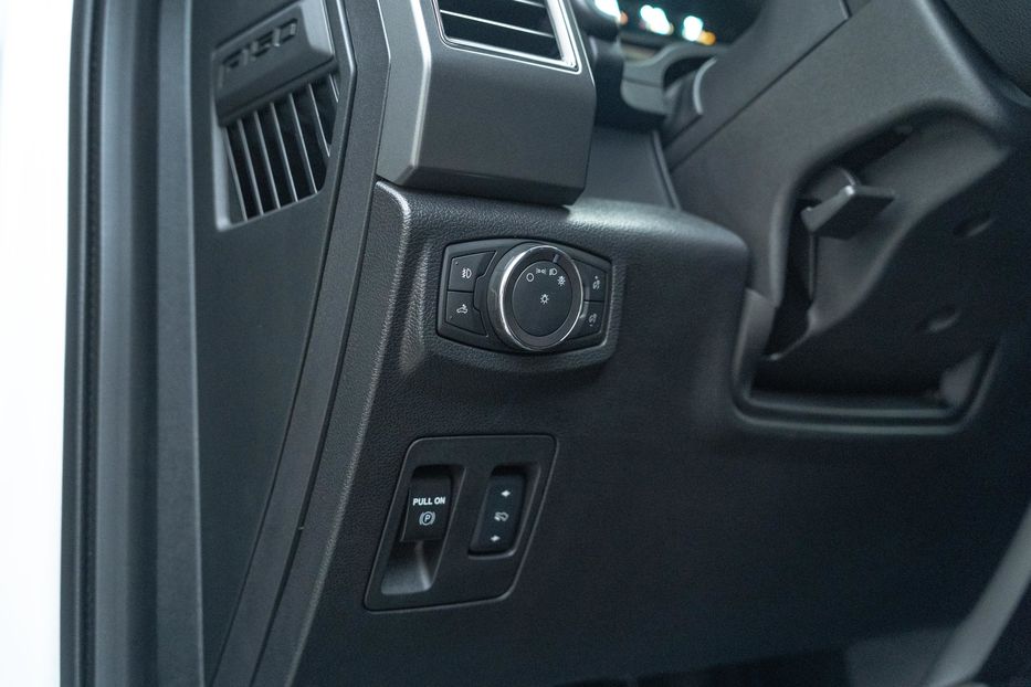 Продам Ford F-Series F-150 SuperCrew XLT 2018 года в Черновцах