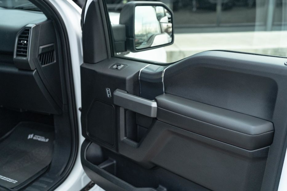 Продам Ford F-Series F-150 SuperCrew XLT 2018 года в Черновцах