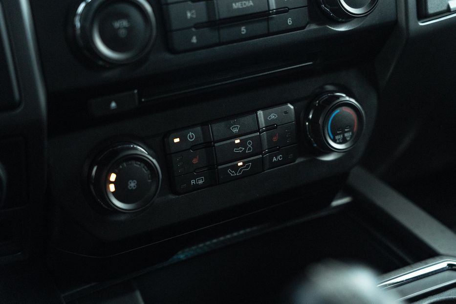 Продам Ford F-Series F-150 SuperCrew XLT 2018 года в Черновцах