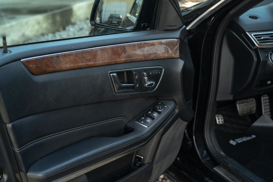 Продам Mercedes-Benz E-Class 350 4Matic 2014 года в Черновцах