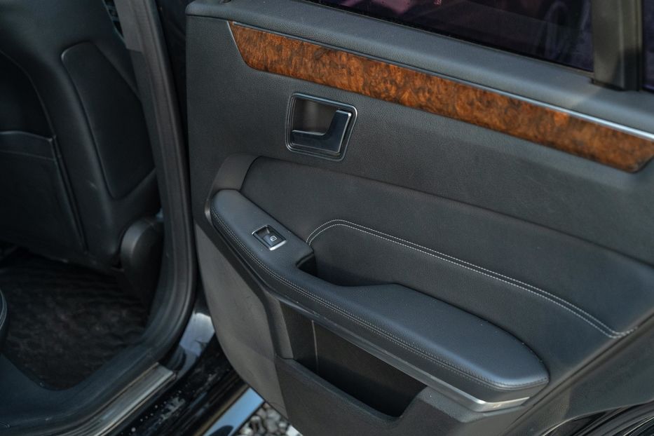 Продам Mercedes-Benz E-Class 350 4Matic 2014 года в Черновцах