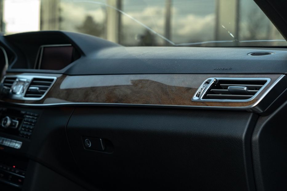 Продам Mercedes-Benz E-Class 350 4Matic 2014 года в Черновцах