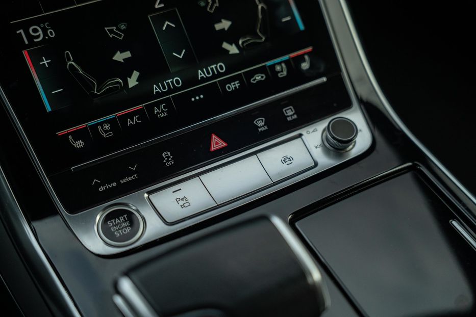 Продам Audi Q8 2021 года в Черновцах