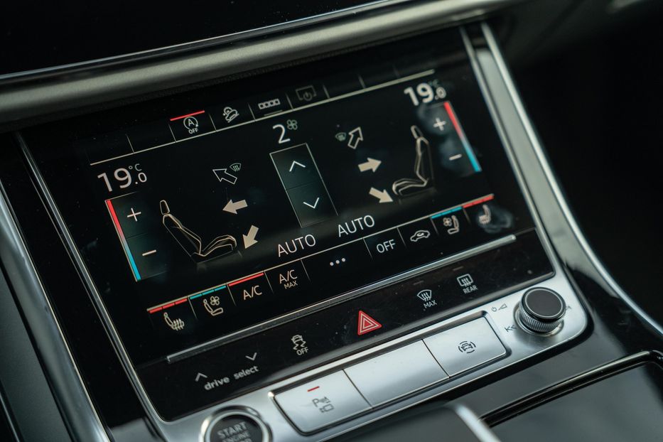 Продам Audi Q8 2021 года в Черновцах