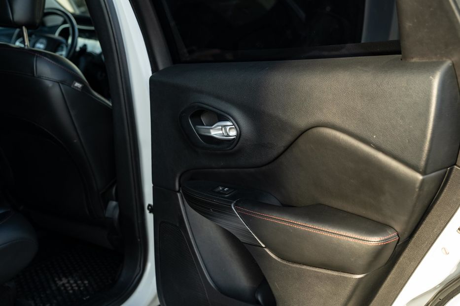 Продам Jeep Cherokee Trailhawk 2015 года в Черновцах