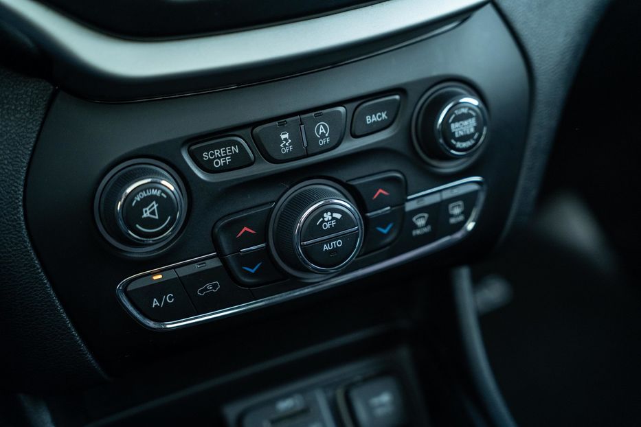 Продам Jeep Cherokee Trailhawk 2015 года в Черновцах