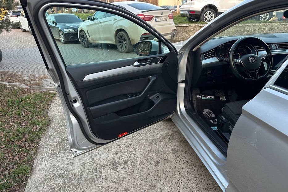 Продам Volkswagen Passat B8 2018 года в Черновцах
