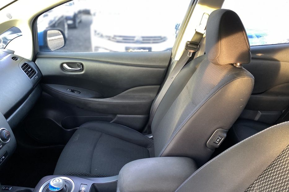 Продам Nissan Leaf 2014 года в Луцке