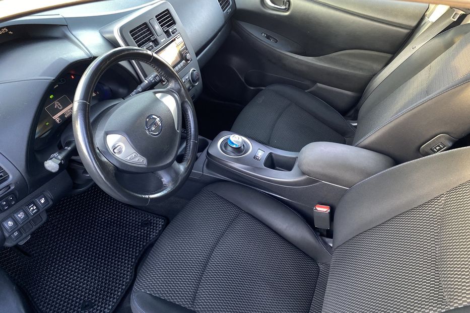 Продам Nissan Leaf 2014 года в Луцке
