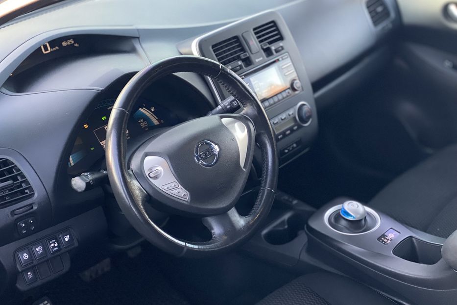 Продам Nissan Leaf 2014 года в Луцке