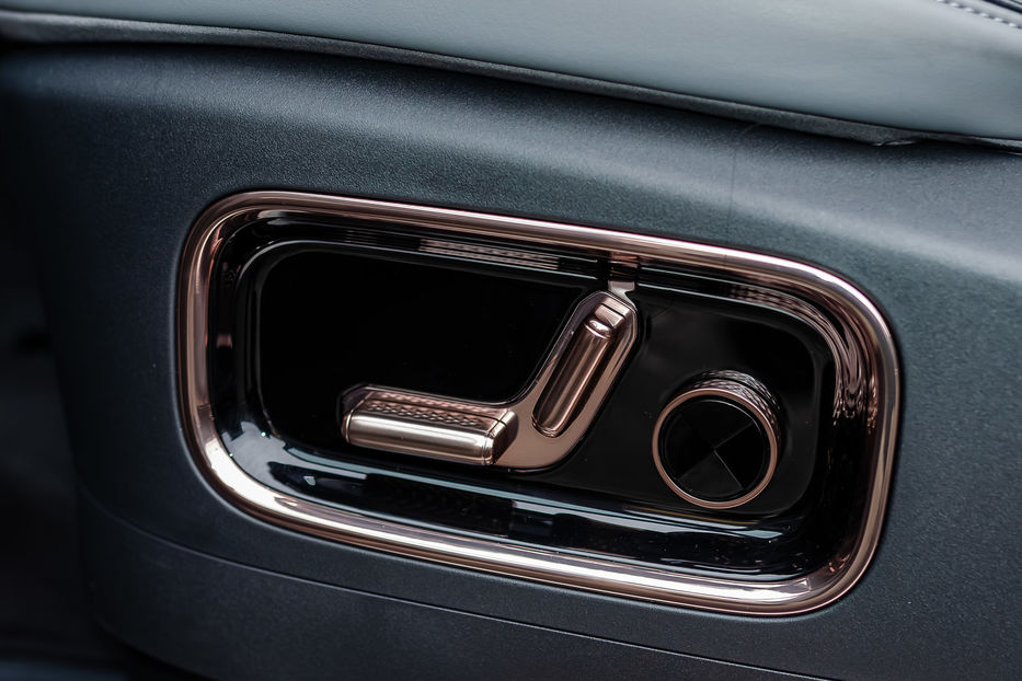 Продам Tesla Model Y ZEEKR MIX 102kWt 2024 года в Киеве