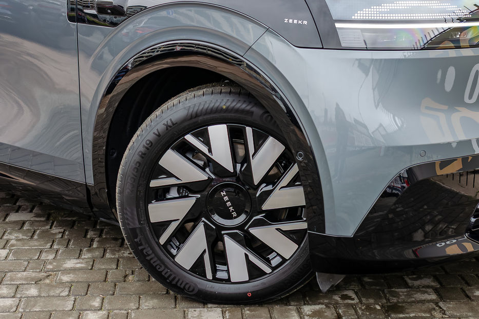 Продам Tesla Model Y ZEEKR MIX 102kWt 2024 года в Киеве