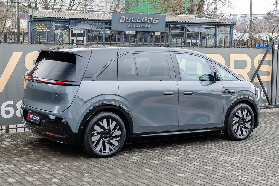 Продам Tesla Model Y ZEEKR MIX 102kWt 2024 года в Киеве