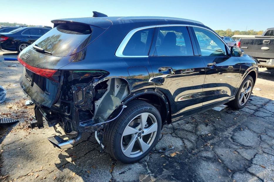 Продам Audi Q5 Premium Plus 2025 года в Черновцах