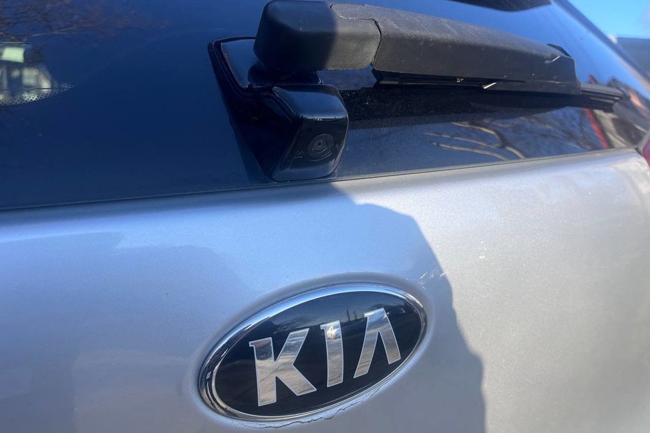 Продам Kia Niro 2020 года в Черновцах