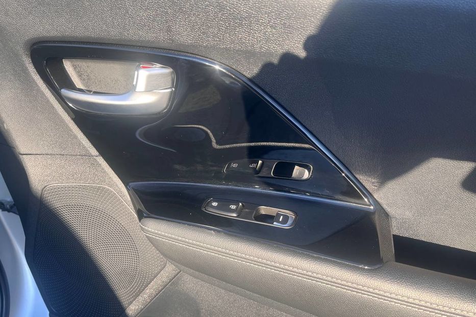 Продам Kia Niro 2020 года в Черновцах