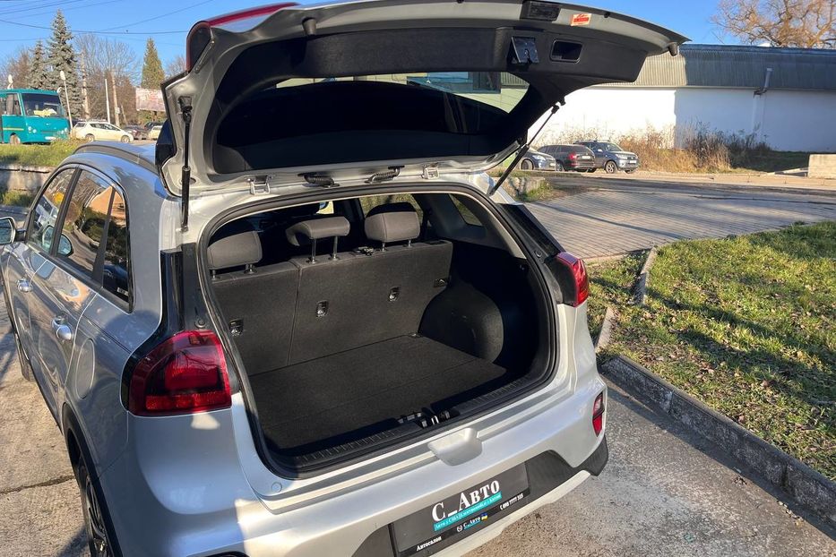 Продам Kia Niro 2020 года в Черновцах