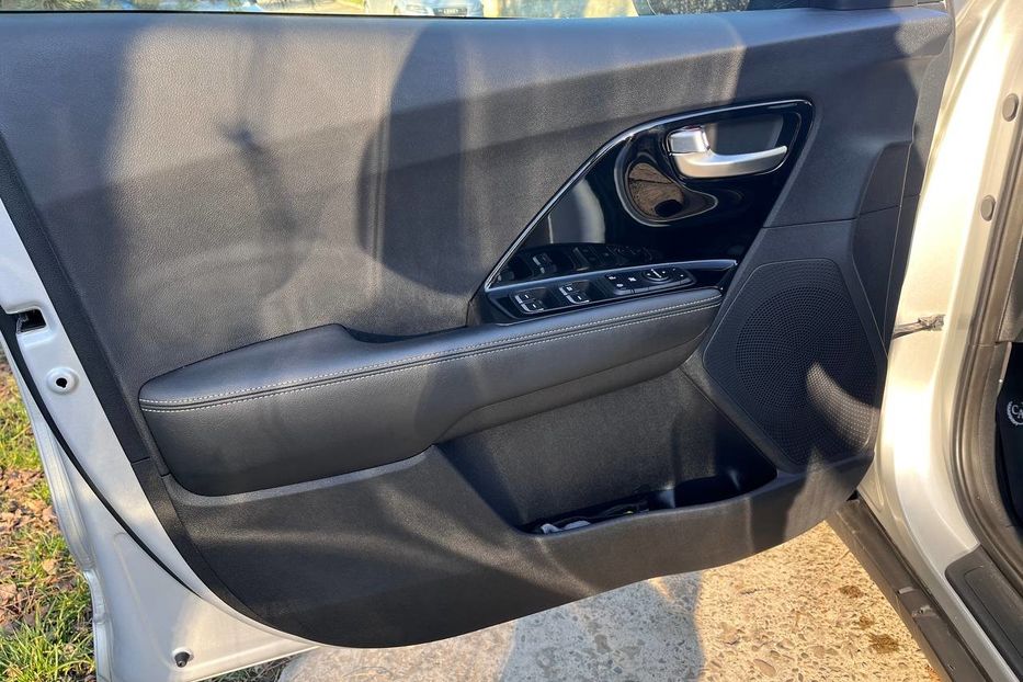 Продам Kia Niro 2020 года в Черновцах