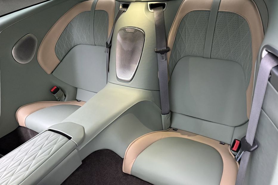 Продам Aston Martin DB9 DB12 2025 года в Киеве