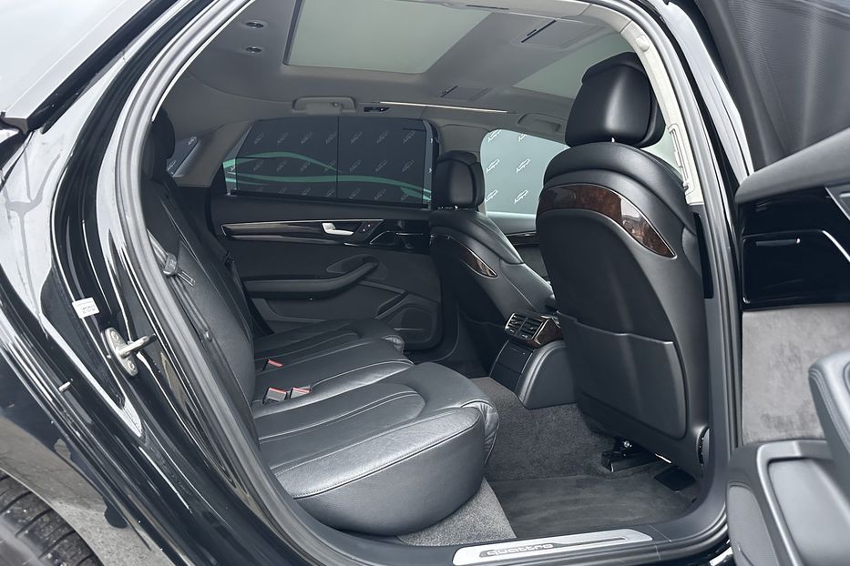 Продам Audi A8 Long TFSI Quattro 2017 года в Киеве