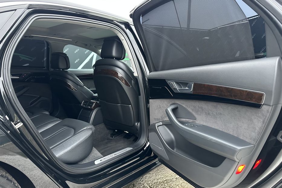 Продам Audi A8 Long TFSI Quattro 2017 года в Киеве