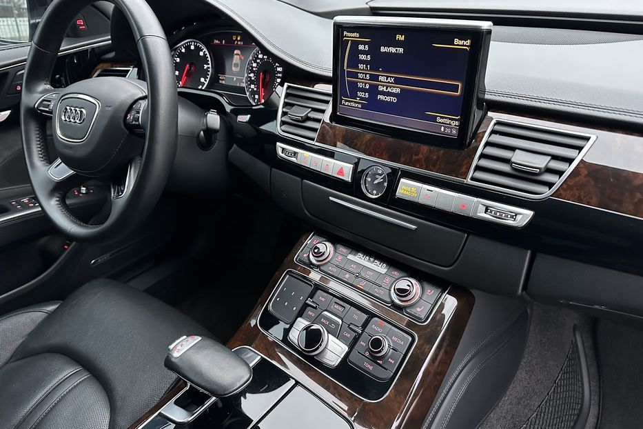 Продам Audi A8 Long TFSI Quattro 2017 года в Киеве