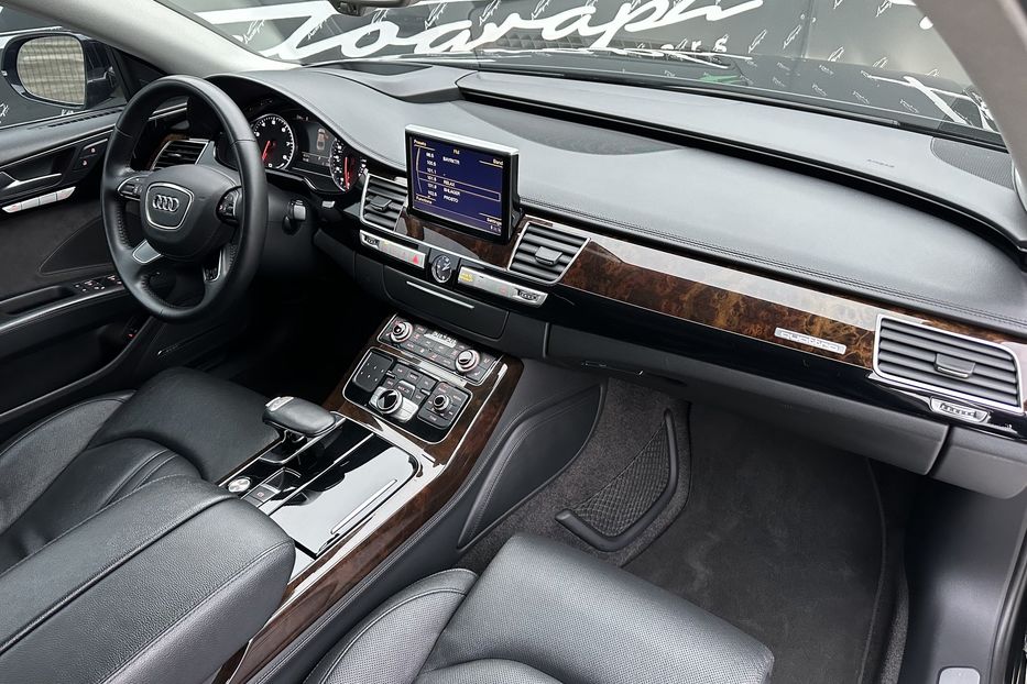 Продам Audi A8 Long TFSI Quattro 2017 года в Киеве