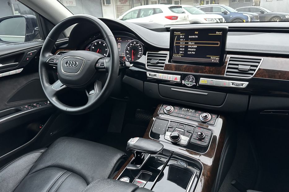 Продам Audi A8 Long TFSI Quattro 2017 года в Киеве